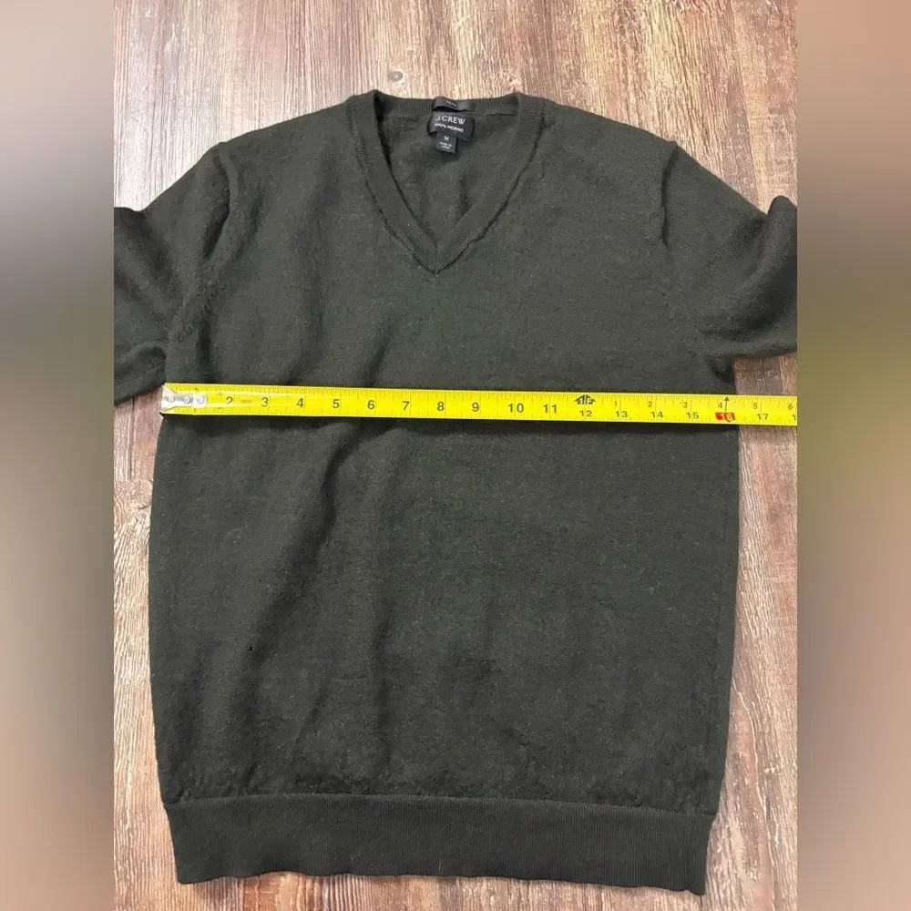 J. Crew Slim 100% Marino Wool Olive Green Shirt Medium V-Neck Pullover Casual